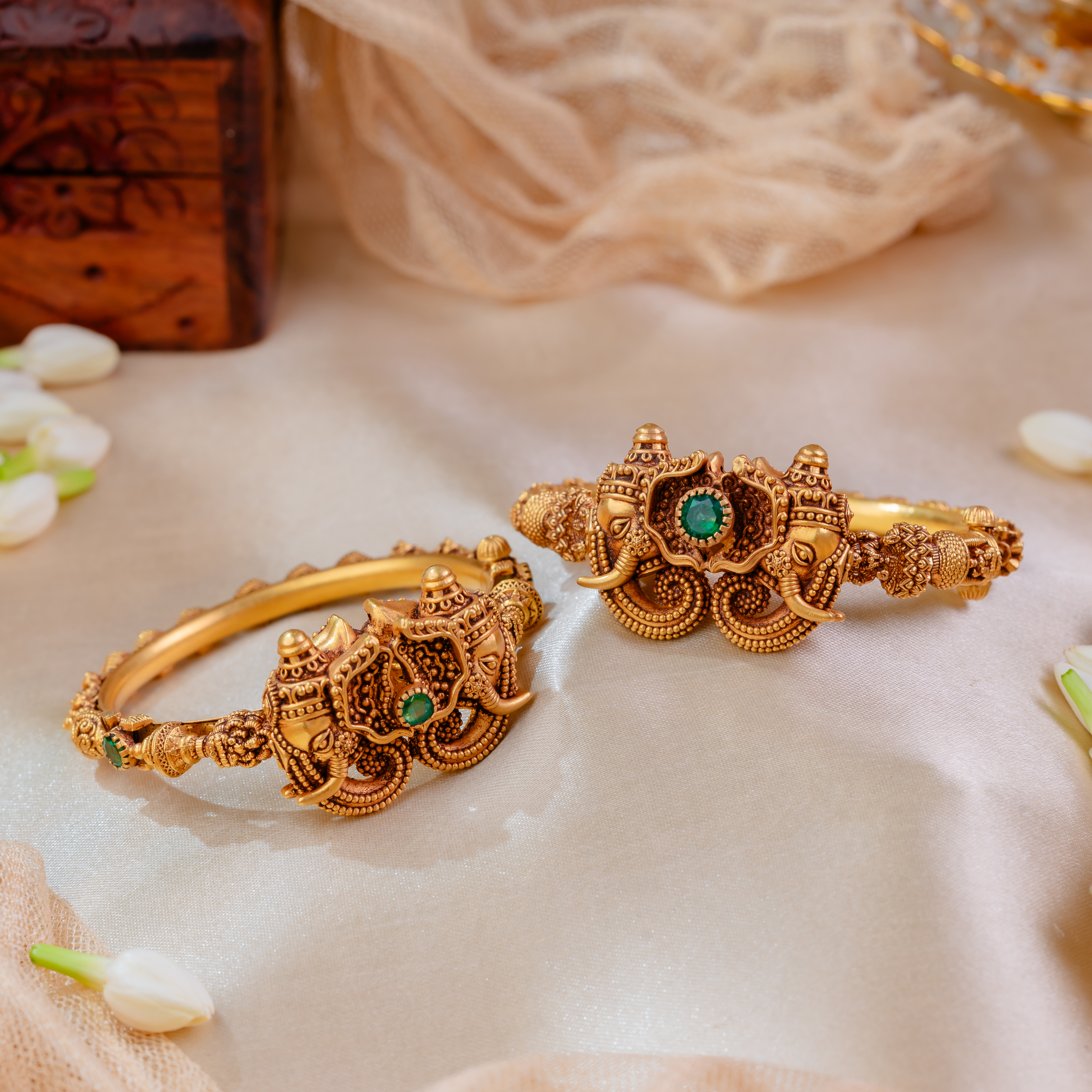 Antique Kada - Single Piece